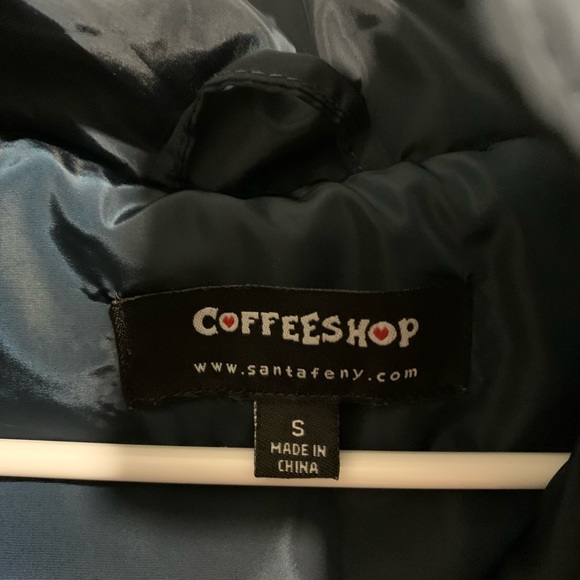 Puffer vest with hood - Picture 3 of 3